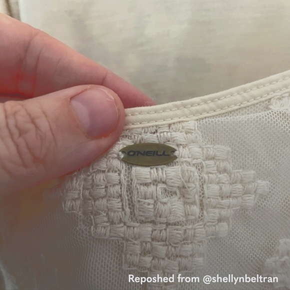 EUC🔹️Med/Lrg 🔹️O’neill tribal razorback tank - Picture 3 of 5